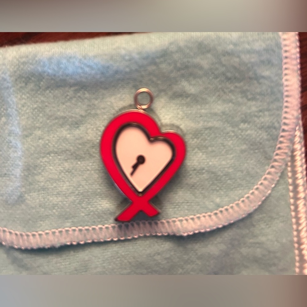 Tiffany & Co. Paloma Picasso loving heart timepiece charm